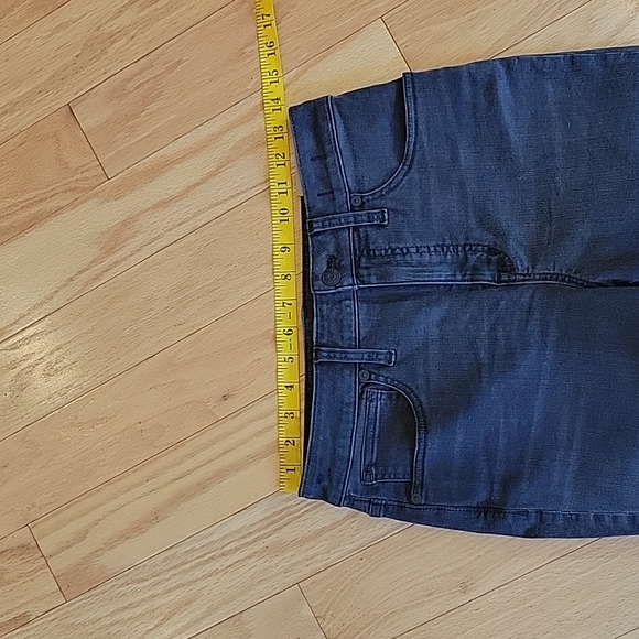 Madewell distressed Curvy High-rise Skinny Jean - Picture 13 of 15